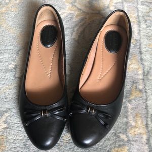 Clarks black artisan Alitay flats with bow!